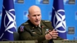 General Christopher Cavoli, NATO-ov vrhovni saveznički komandant za Evropu, obraća se novinarima u sjedištu NATO-a u Briselu, 18. januara 2024. Rješenje rata u Ukrajini neće okončati rusku prijetnju u Evropi, rekao je Cavoli 18. jula 2024. na Sigurnosnom forumu u Aspenu .