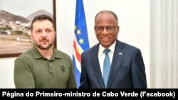 Presidente da Ucrânia, Volodymyr Zelenskyy, e primeiro-ministro de Cabo Verde, Ulisses Correia e Silva, Sal, Cabo Verde, 9 dezembro 2023