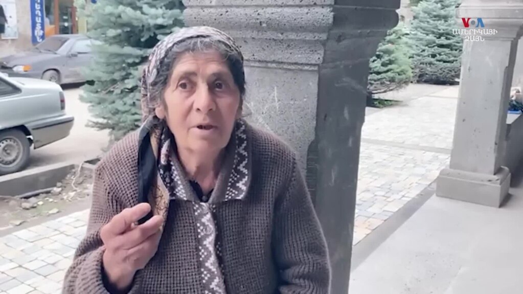 «Մեր տունն էս ա». Գորիսի փողոցներում մնացած Լարիսայի ընտանիքն առաջին անգամ է հայաստանում