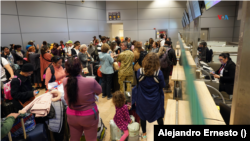 En Fotos | Vuelos de repatriación regresan a casa a turistas y ciudadanos latinoamericanos varados en Israel