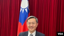 台湾外交部次长李淳2023年7月4日召集记者会。（美国之音记者杨安摄影）