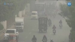 Pakistan’da hava kirliliği yüzünden hastaneler çocuklarla doldu