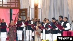 বৃহস্পতিবার (১১ জানুয়ারি) সন্ধ্যায় বঙ্গভবনে মন্ত্রিসভার সদস্য হিসেবে শপথ নেন ৩৬ জন মন্ত্রী ও প্রতিমন্ত্রী। এর মধ্যে ২৫ জন পূর্ণ মন্ত্রী এবং ১১ জন প্রতিমন্ত্রী।