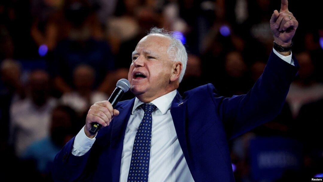 Ứng cử viên phó tổng thống đảng Dân chủ Hoa Kỳ, Thống đốc Minnesota Tim Walz, phát biểu tại một cuộc vận động tranh cử ở Milwaukee, Wisconsin, Mỹ, vào ngày 20/8/2024.