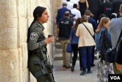 El bullicio en la Ciudad Vieja de Jerusalén, donde suelen merodear turistas y peregrinos, amaneció en silencio el domingo 22 de octubre de 2023, mientras continúa el conflicto armado entre Hamás e Israel. [Foto: Alejandro Ernesto]