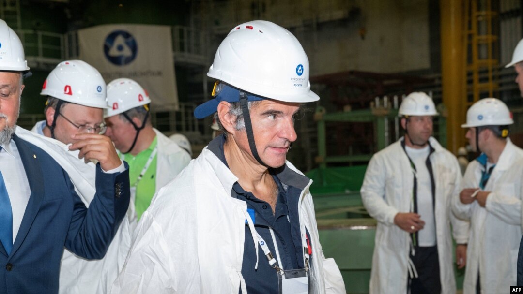 27일 라파엘 그로시 국제원자력기구(IAEA) 사무총장이 쿠르차토프 시 외곽에 있는 쿠르스크 원자력 발전소를 방문하고 있다.