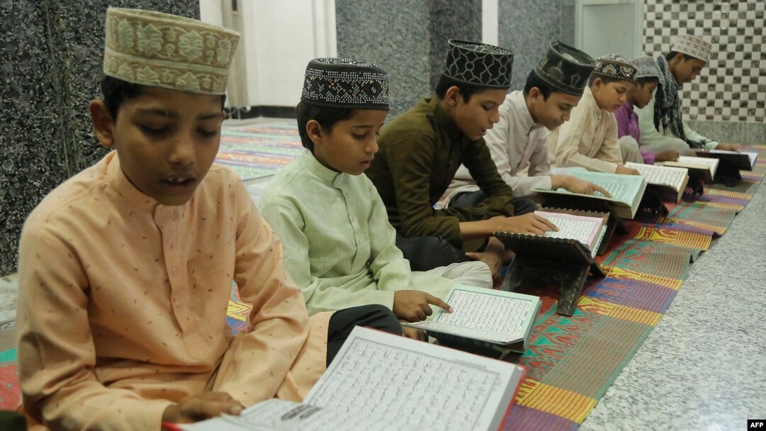 میڈیا رپورٹس کے مطابق ریاست اتر پردیش میں 25 ہزار اسلامی مدارس ہیں۔ (فائل فوٹو) 