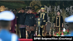 Presiden Joko Widodo mempimpin Upacara Peringatan Detik-Detik Proklamasi dalam rangka Hari Ulang Tahun Ke-79 Kemerdekaan RI di halaman Istana Negara, IKN, 17 Agustus 2024. (Foto: BPMI Setpres/Vico)