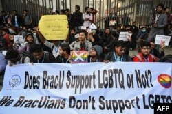 Aksi protes mahasiswa Universitas BRAC terhadap komunitas LGBTQ di Dhaka, 23 Januari 2024. (Munir Uz Zaman / AFP)