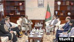 বিশ্বব্যাংকের কান্ট্রি ডিরেক্টর আব্দুলায়ে সেকের সঙ্গে বৈঠকে পররাষ্ট্রমন্ত্রী ড. হাছান মাহমুদ। ২৩ জানুয়ারি, ২০২৪। 