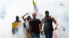 La película Simón narra la historia de un joven estudiante que luego de protestar y sufrir la represión en Venezuela decide emigrar en busca de asilo político.