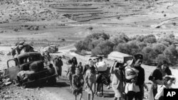 ༡༩༤༨་ལོར་པ་ལི་སི་ཐན་བ་ཚོར་རང་ཁྱིམ་ནས་མཐར་སྐྲོད།