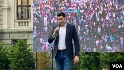 Mirko Poledica, predsednik Sindikata profesionalnih fudbalera Srbije govori na sedmom protestu "Srbija protiv nasilja" (Foto: VOA/ Jovana Đurović)