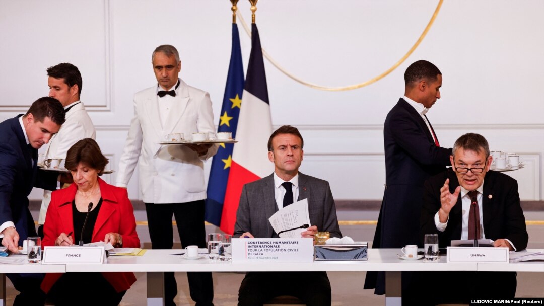 Sejumlah petinggi dari berbagai negara menghadiri konferensi kemanusiaan internasional untuk warga sipil Gaza, di Istana Kepresidenan Elysee, di Paris, Prancis, 9 November 2023. (Foto: LUDOVIC MARIN via REUTERS)