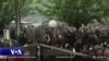 Tensione në veriun e Kosovës, protestuesit serbë përplasen me KFOR-in në Zveçan