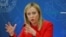 La primera ministra italiana, Giorgia Meloni, habla en Roma. Meloni se solidarizó con la periodista Andrea Joly, golpeada en la ciudad norteña de Turín por presuntos neofascistas.