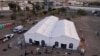 Una vista aérea muestra un nuevo refugio establecido por las autoridades locales para alojar a migrantes, en su mayoría de Venezuela, en Ciudad Juárez, México, el 23 de mayo de 2023.