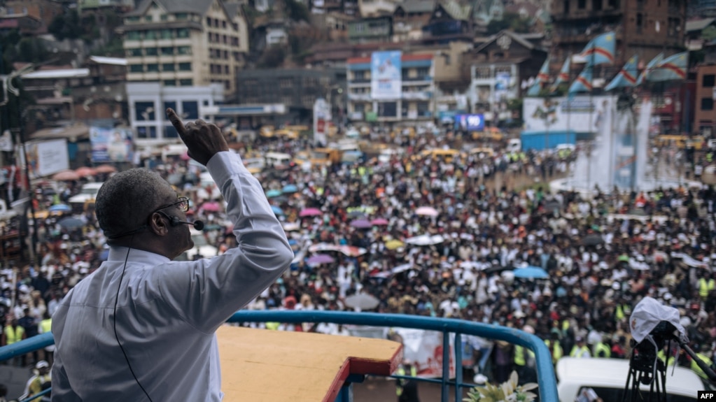 Le médecin et candidat à la présidentielle Denis Mukwege lors d'un rassemblement électoral à Bukavu, dans l'est de la RDC, le 25 novembre 2023.