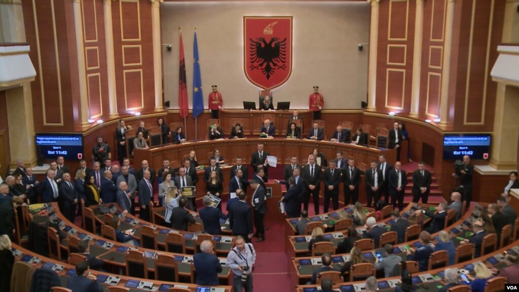 Seanca e sotme në parlamentin shqiptar