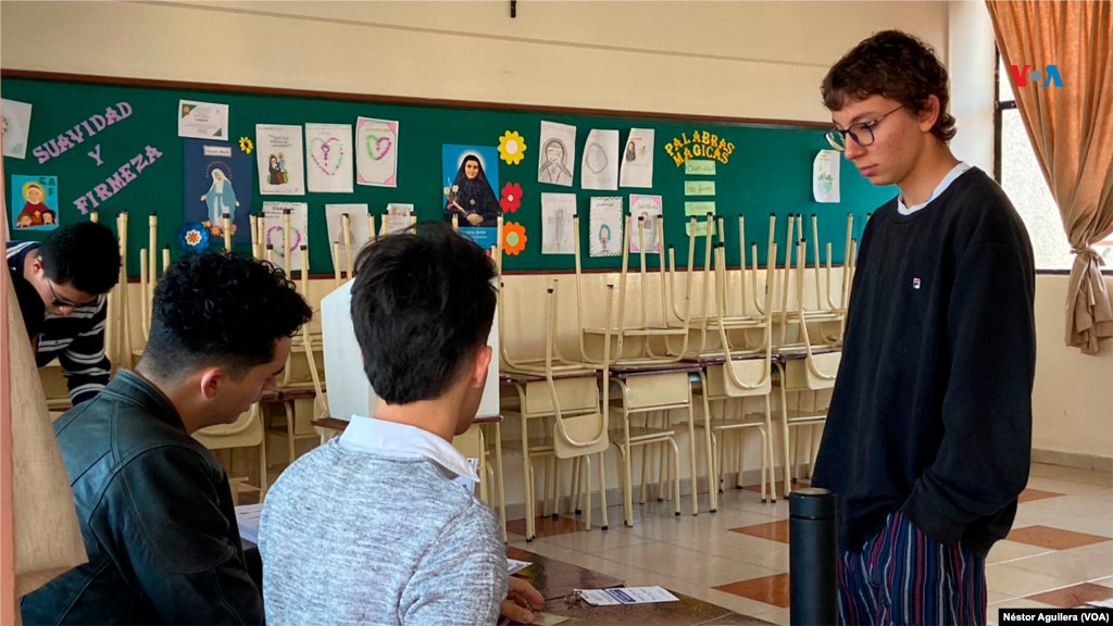 La jornada electoral comenzó a las 7:00 am hora local para la que fueron habilitados unos 4.390 recintos electorales en todo Ecuador.&nbsp;