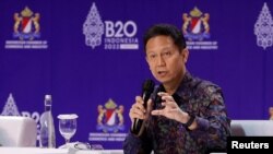 FILE - Menteri Kesehatan Budi Gunadi Sadikin dalam Ministerial Talk di KTT B20, menjelang KTT para pemimpin G20, di Nusa Dua, Bali, 13 November 2022. (REUTERS/Willy Kurniawan)