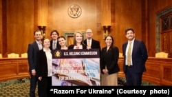Члены организации «Разом для України», на слушаниях в Хельсинкской комиссии США, 6 декабря 2023 года (Фото предоставлено организацией «Разом для України»)
