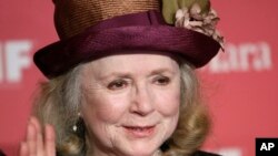 FILE - Actress Piper Laurie arrives at the Women in Film Crystal Lucy Awards, June 12, 2009, in Los Angeles.