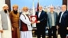  مولانا فضل الرحمٰن نے اتوار کو قطر میں حماس کے رہنماؤں سے ملاقاتیں کی تھیں۔ 