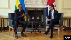 Waziri Mkuu wa Uingereza Rishi Sunak na Rais wa Rwanda Paul Kagame wakiwa 10 Downing Street, katikati mwa London, Mei 4, 2023. Picha na Stefan Rousseau / POOL/ AFP.