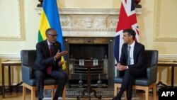 Waziri Mkuu wa Uingereza Rishi Sunak na Rais wa Rwanda Paul Kagame wakiwa 10 Downing Street, katikati mwa London, Mei 4, 2023. Picha na Stefan Rousseau / POOL/ AFP.