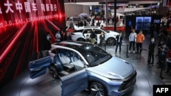 资料照片: 2021年4月19日比亚迪EA1 Xdream汽车亮相第19届上海国际汽车工业展览会。