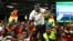 Les supporteurs guinéens sont descendus dans les rues dès la fin du match disputé à Yamoussoukro contre la Gambie.