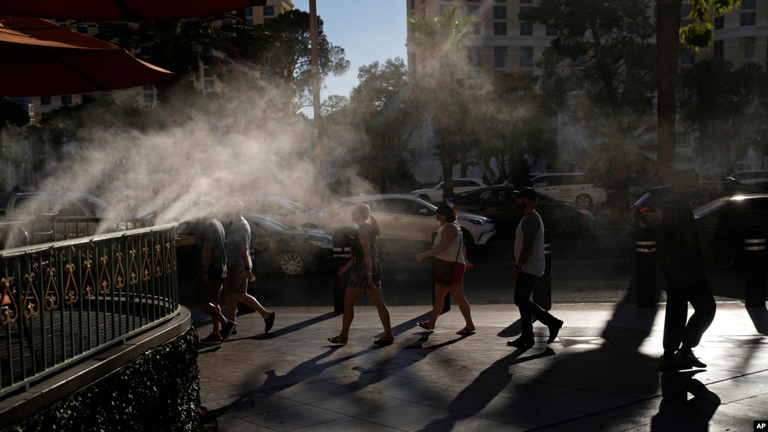 Las Vegas could break heat record as U.S. endures scorching temps : NPR
