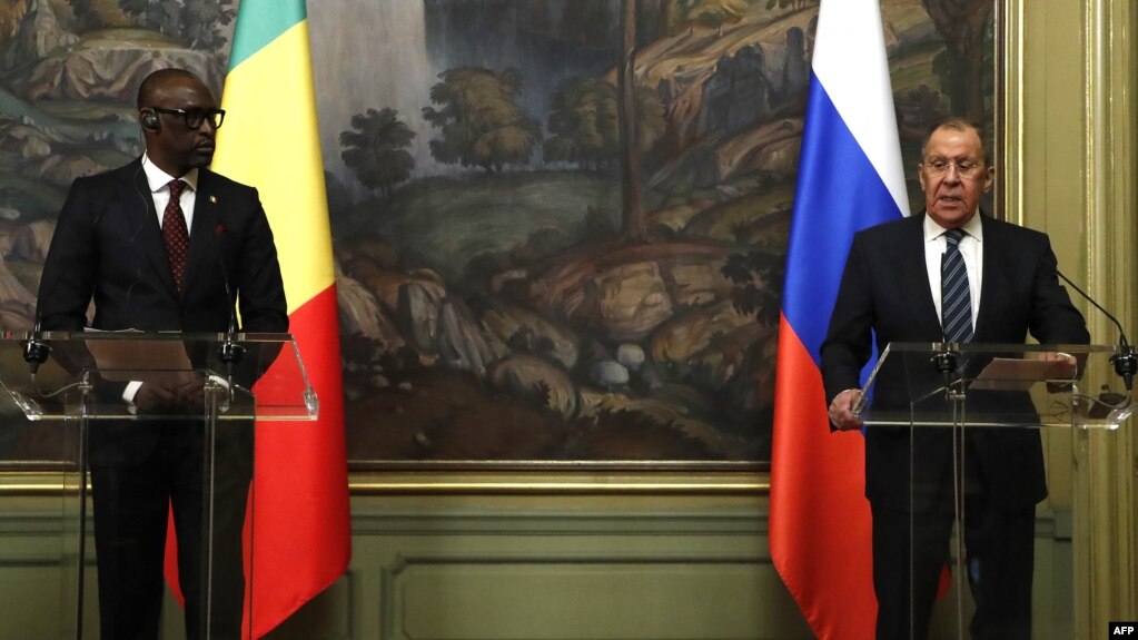 Abdoulaye Diop et Sergueï Lavrov, les chefs de la diplomatie du Mali et de la Russie à Moscou.