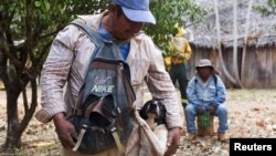 En Fotos | Autoridades luchan contra los incendios forestales en Bolivia