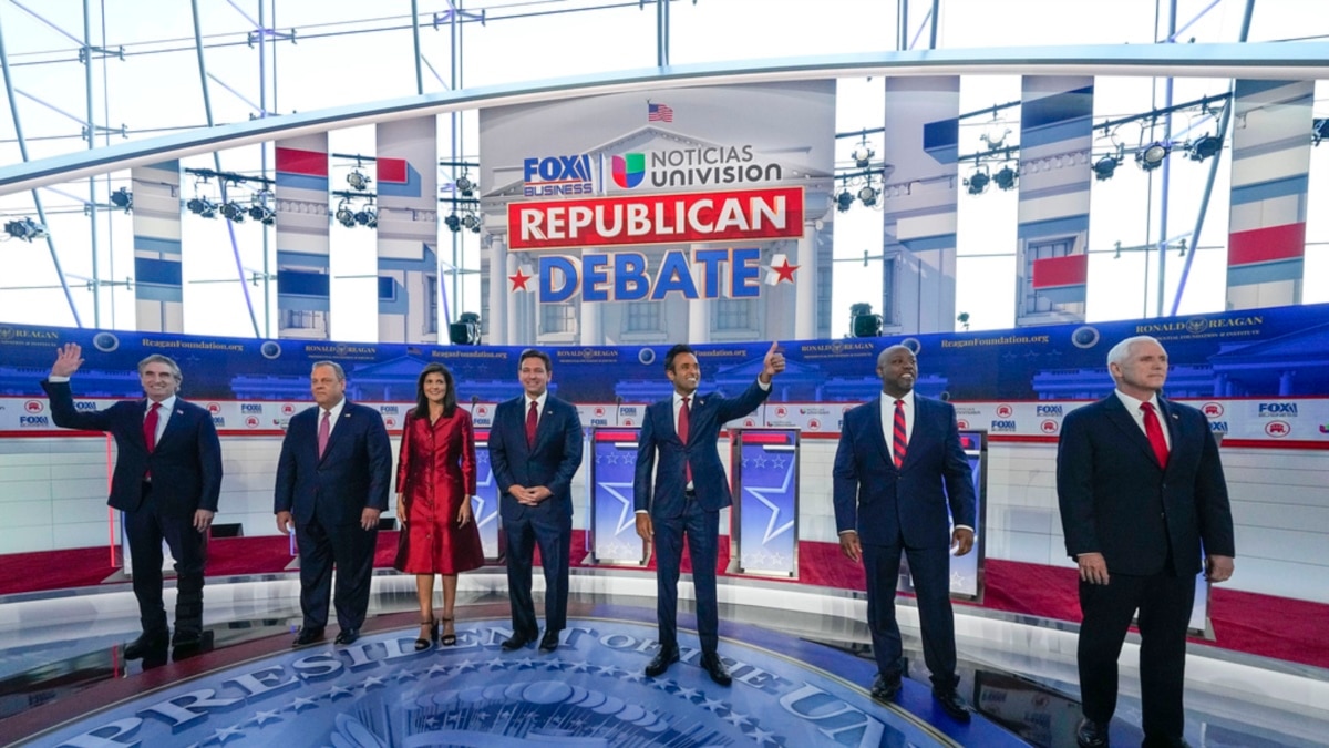 International Edition Republican Candidates Take To The Stage International Edition Republican Candidates Take To The Stage