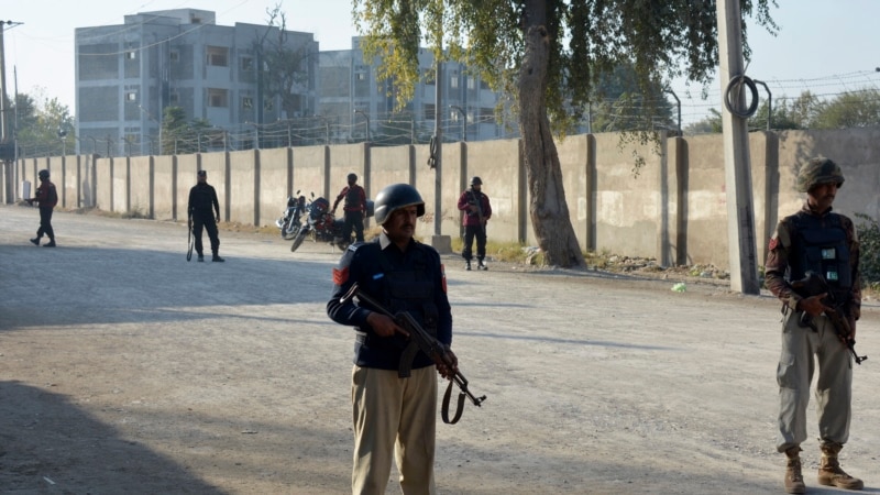 Suicide Bombing Kills 9 Pakistani Soldiers