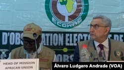 Joaquim Chissano, chefe da missão da União Africana, e Jorge Carlos Fonseca, chefe da missão da CEDEAO, Guinea Bissau