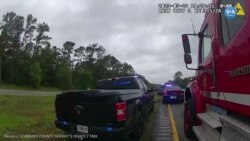 Araba çekici rampasına çarpıp havalandı 