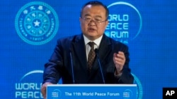 资料照：刘建超在北京举行的世界和平论坛上讲话。（2024年7月2日）