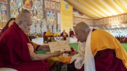 ༧གོང་ས་མཆོག་དབུ་བཞུགས་ཐོག་དགེ་བཤེས་ལྷ་རམས་པའི་ཕྱག་ཁྱེར་བསྩལ་བ།