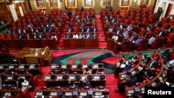 Le déploiement validé par le Parlement kenyan reste toutefois suspendu par la Haute cour de Nairobi qui doit encore examiner un recours.