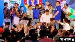 ফুটবল বিশ্বকাপজয়ী আর্জেন্টিনার নক্ষত্র গোলকিপার মার্টিনেজকে নিয়ে ভারতের কলকাতায় চূড়ান্ত উন্মাদনা