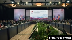 Suasana pertemuan menteri pertahanan ASEAN, ASEAN Defence Ministers Meeting 2023, di Jakarta, Rabu, 15 November 2023. (Foto: Indra Yoga/VOA)