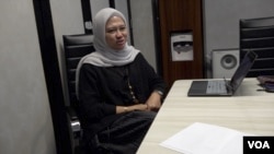 Diah Saminarsih, CEO of the Center for Indonesia’s Strategic Development Initiatives, says there needs to be more research to determine why Indonesian women have significantly higher rates of obesity than Indonesian men. (Dave Grunebaum/VOA)