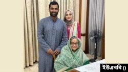 শুক্রবার বিকালে প্রধানমন্ত্রী শেখ হাসিনার সঙ্গে সাক্ষাত করেন বাংলাদেশ জাতীয় ক্রিকেট দলের ব্যাটসম্যান তামিম ইকবাল। ৭ জুলাই, ২০২৩। 