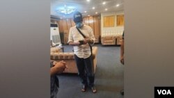 বিমানবন্দরে সাবেক ডাক, টেলিযোগাযোগ ও তথ্যপ্রযুক্তি (আইসিটি) প্রতিমন্ত্রী জুনাইদ আহমেদ পলক