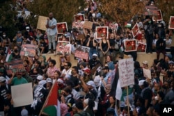 Los manifestantes se reúnen durante una manifestación pro-palestina exigiendo un alto el fuego, el 28 de octubre de 2023, en Nueva York.