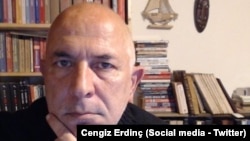 Gazeteci Cengiz Erdinç bugün gözaltına alındı.