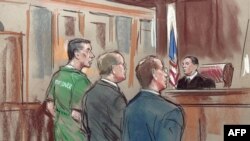 资料图 - 这张 2001 年 5 月 31 日的艺术家绘画照片显示，在汉森因间谍罪被提审期间，在弗吉尼亚州亚历山大市的美国地方法院内被最终定罪的美国间谍罗伯特汉森。